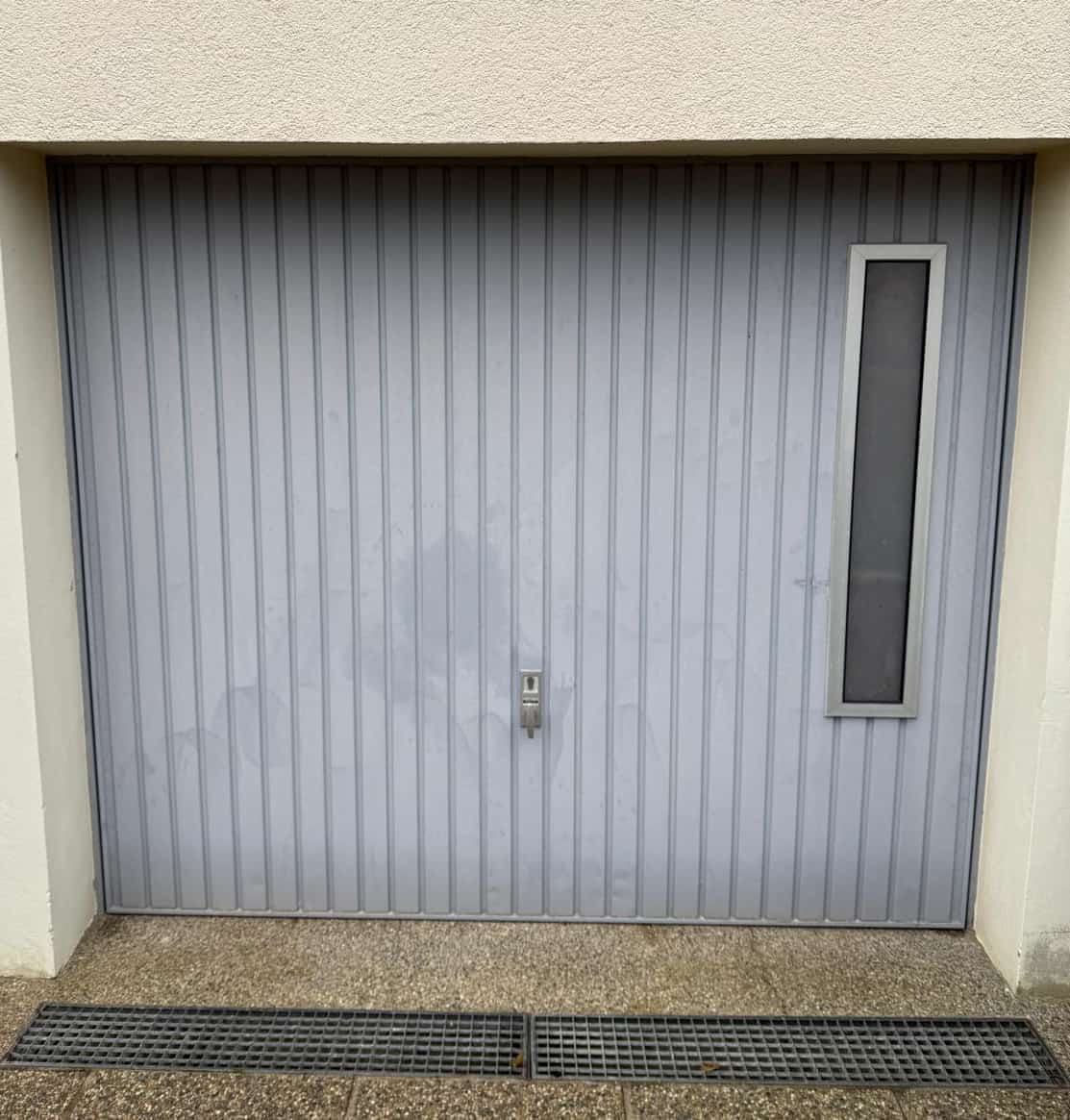 Remplacement porte de garage — Avant